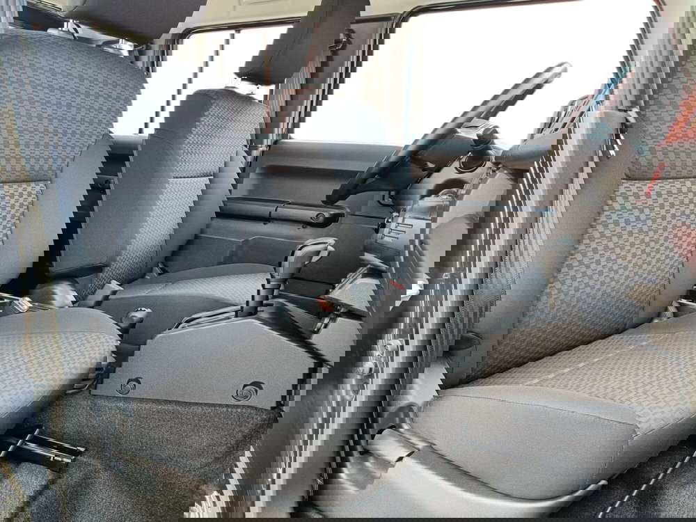 Suzuki Jimny nuova a Prato (11)