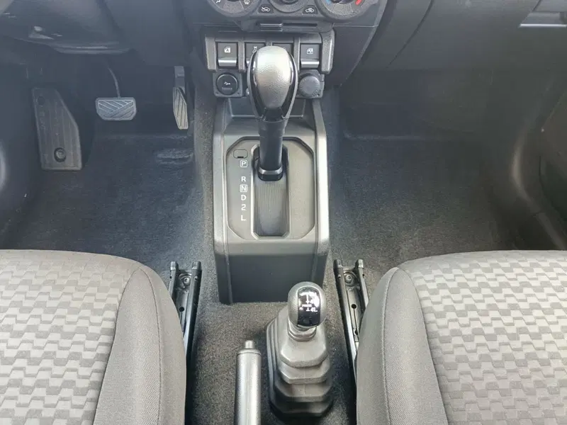 Suzuki Jimny nuova a Prato (7)