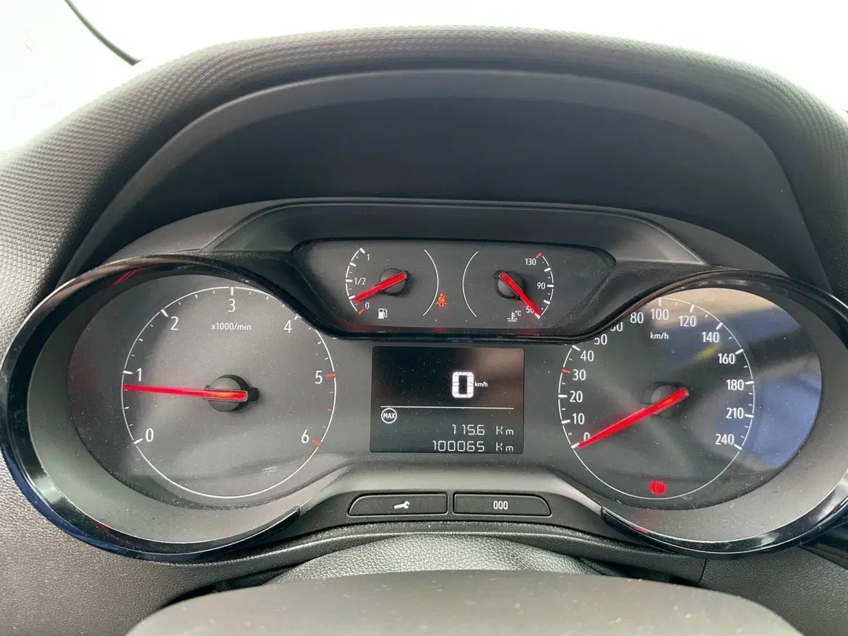 Opel Crossland X usata a Pistoia (13)