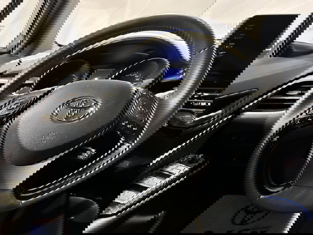 Toyota Toyota C-HR usata a Milano (10)