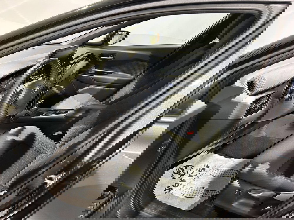 Toyota Toyota C-HR usata a Milano (12)