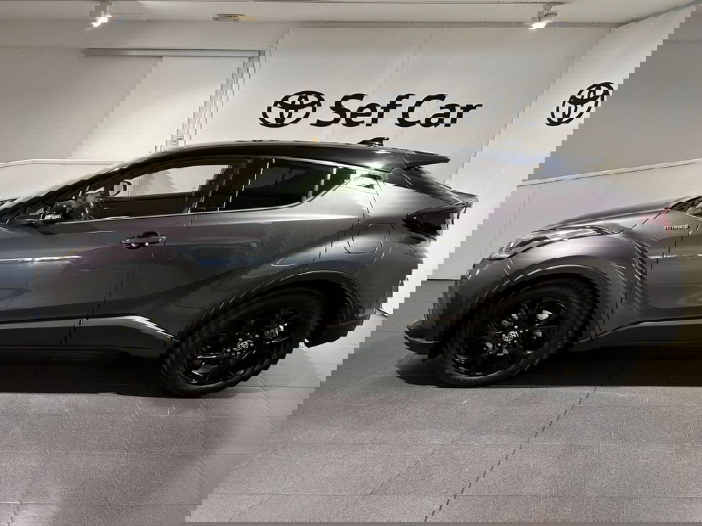 Toyota Toyota C-HR usata a Milano (3)