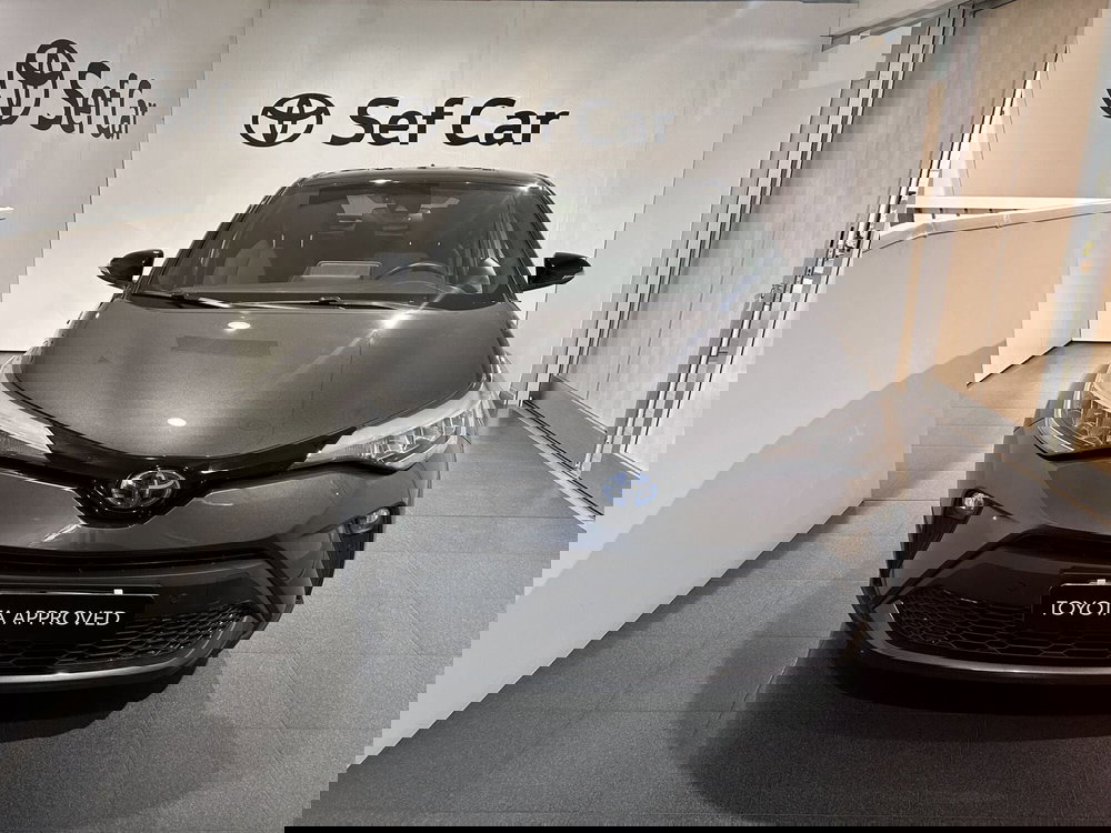 Toyota Toyota C-HR usata a Milano (5)