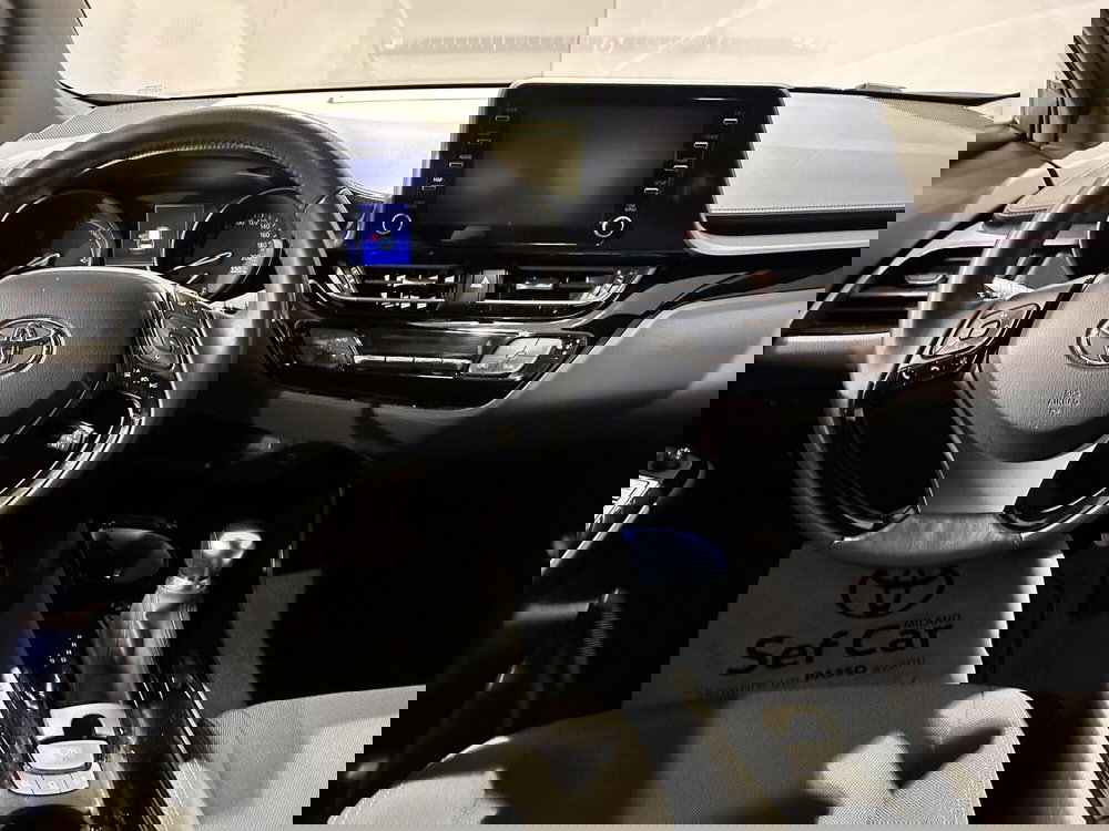 Toyota Toyota C-HR usata a Milano (9)