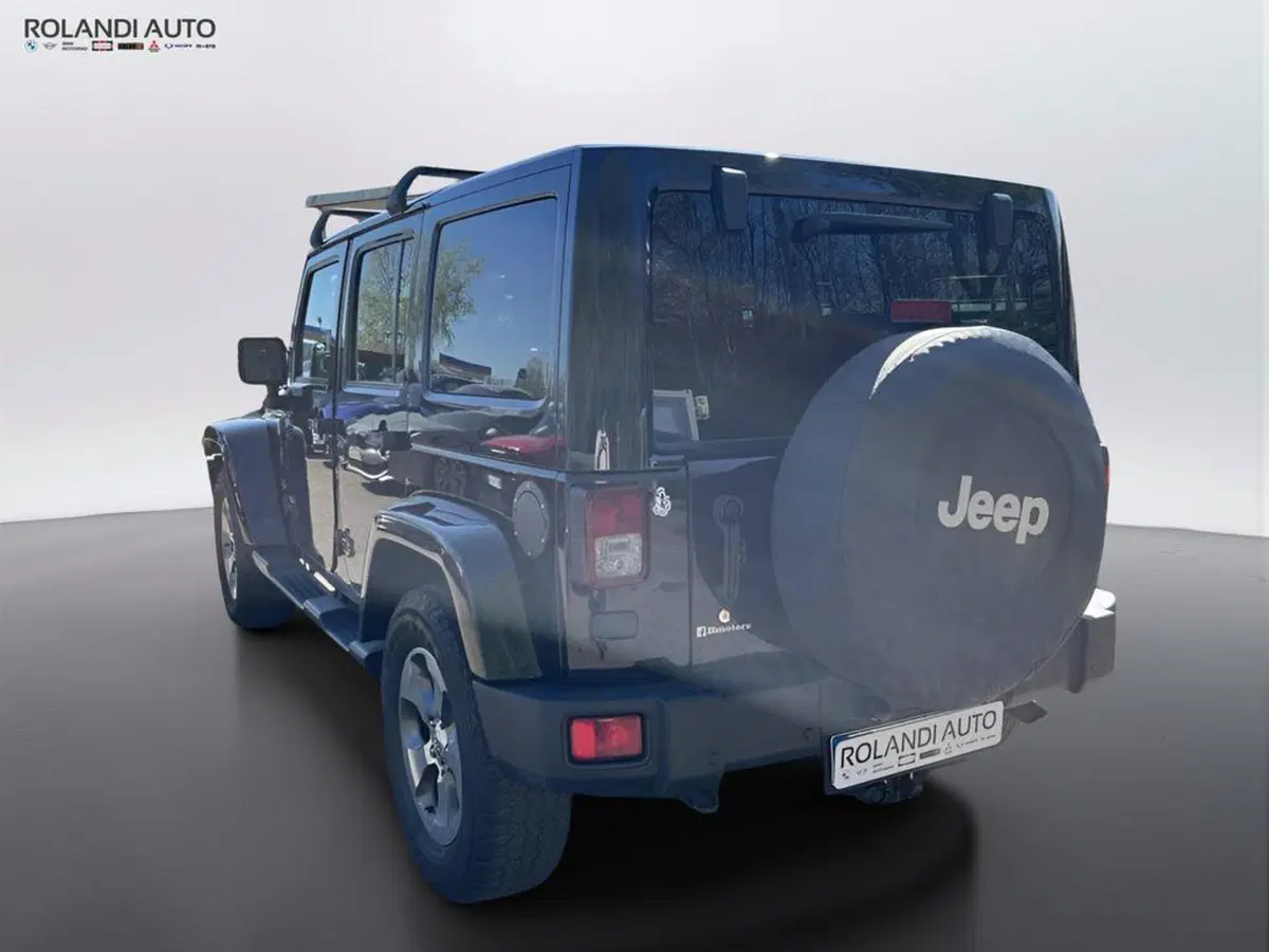 Jeep Wrangler Unlimited usata a Alessandria (8)