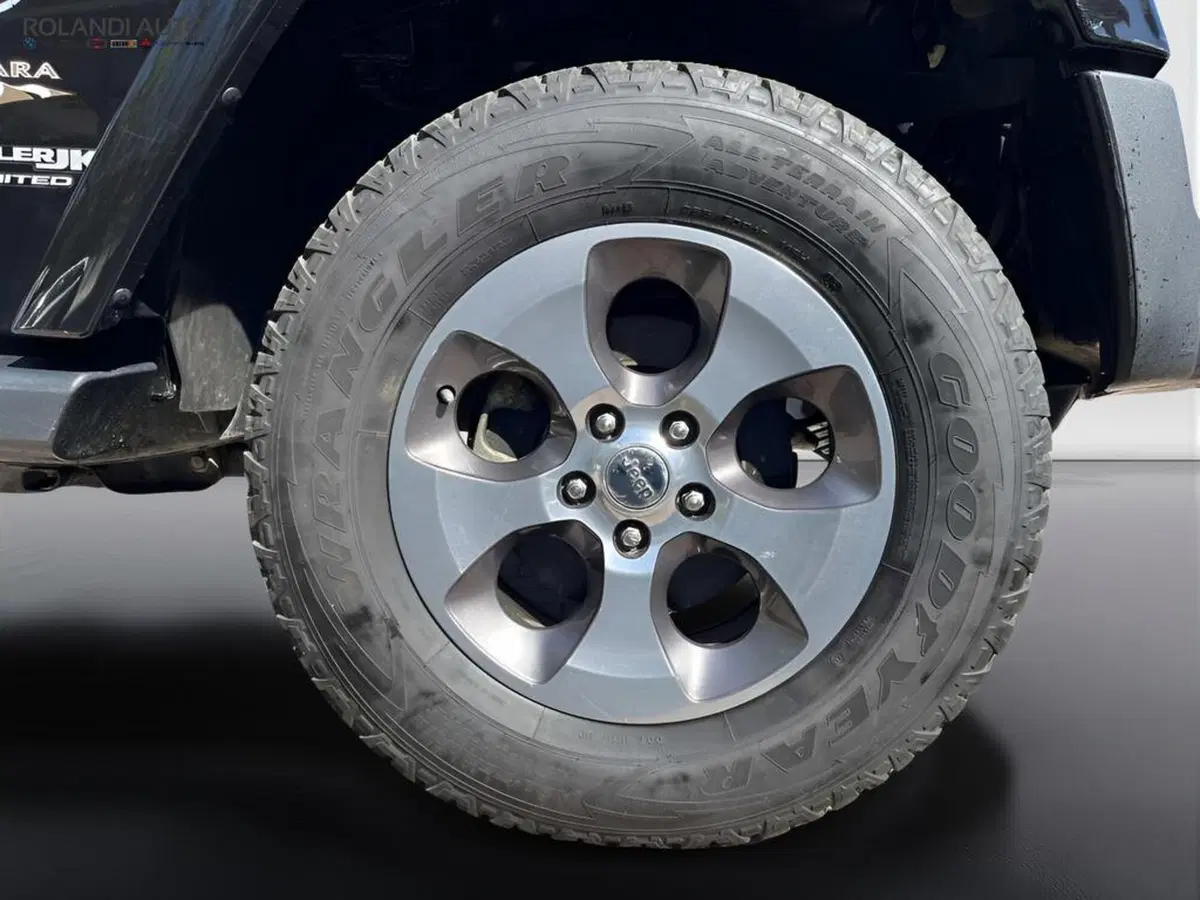 Jeep Wrangler Unlimited usata a Alessandria (9)