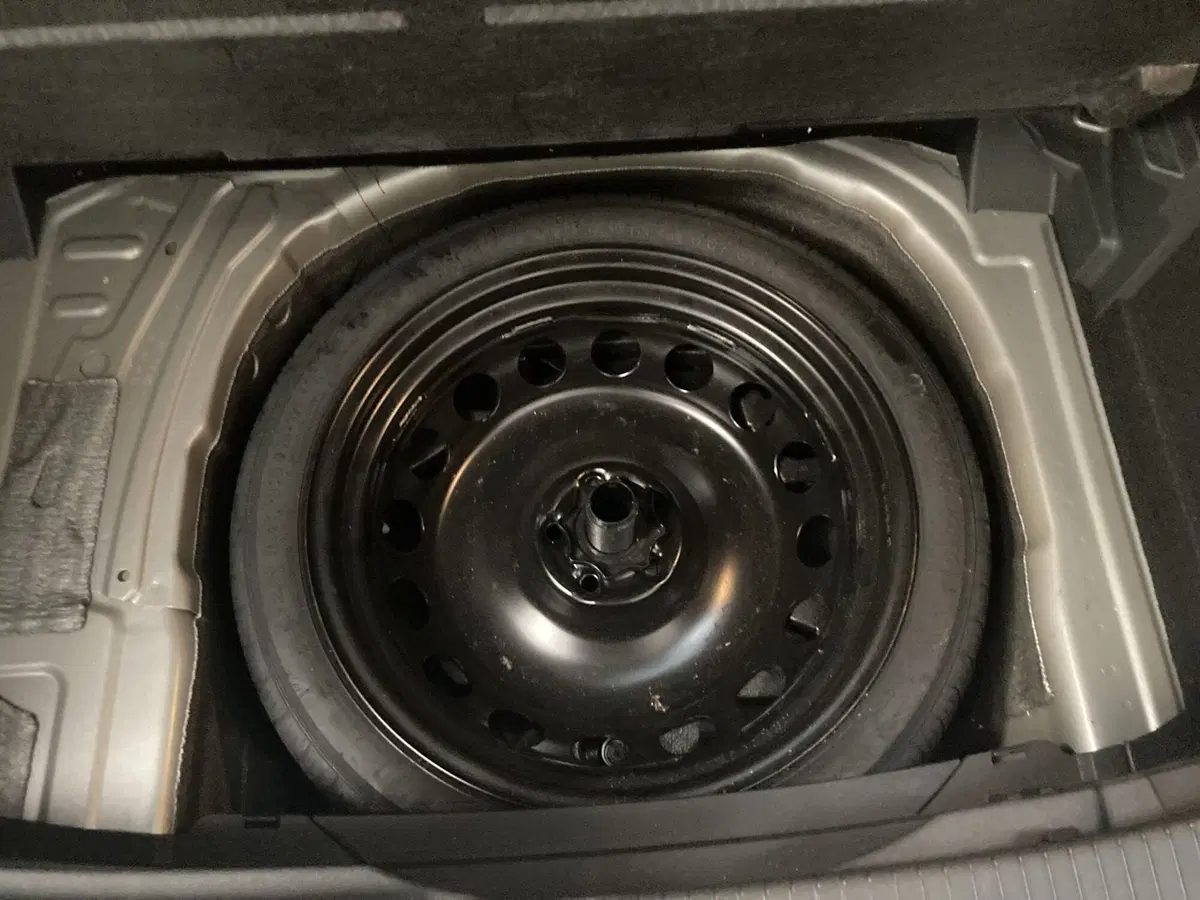 Volkswagen T-Cross usata a Pavia (16)