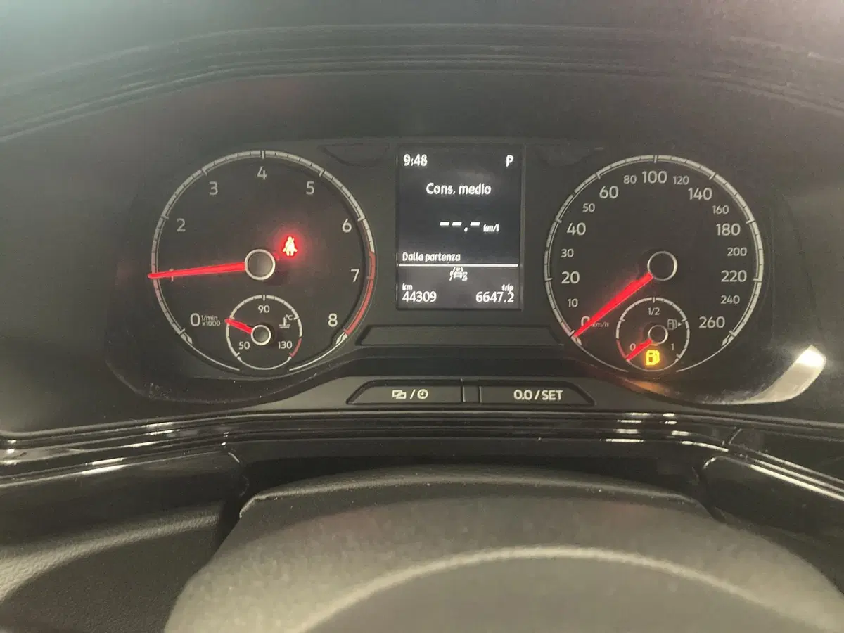 Volkswagen T-Cross usata a Pavia (7)