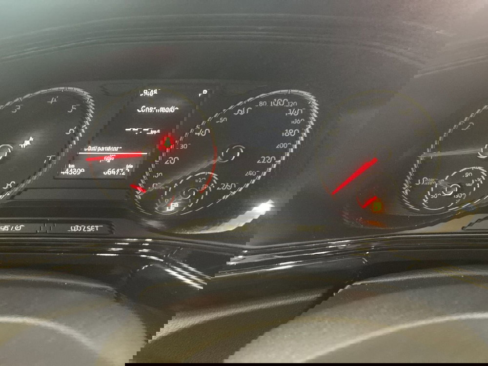 Volkswagen T-Cross usata a Pavia (7)