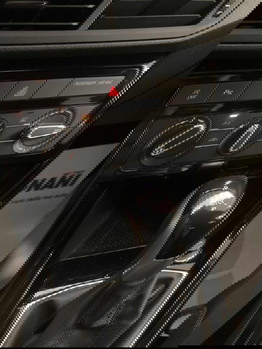 Volkswagen T-Cross usata a Pavia (8)