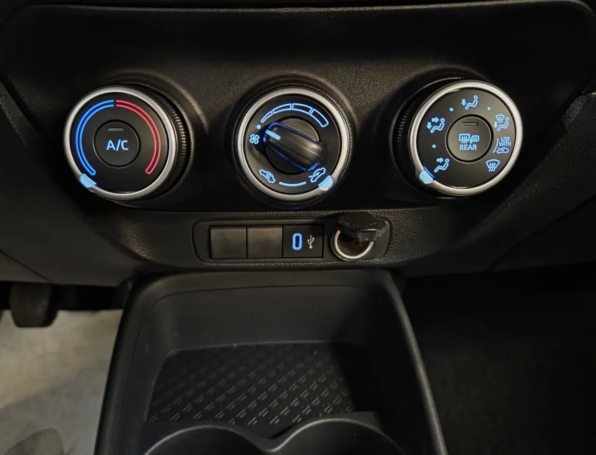 Toyota Aygo X usata a Pavia (10)