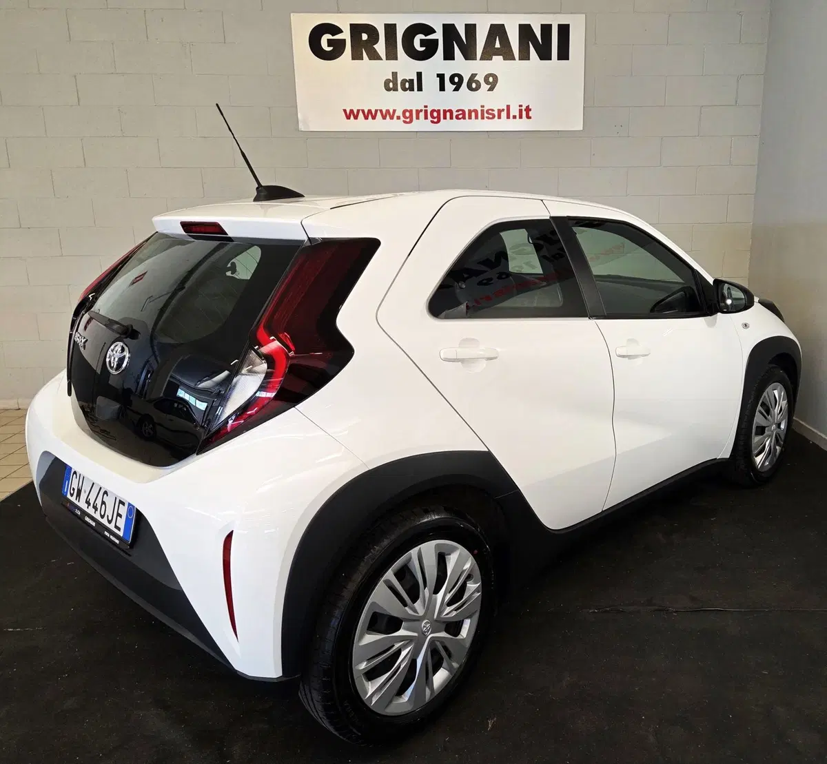 Toyota Aygo X usata a Pavia (17)
