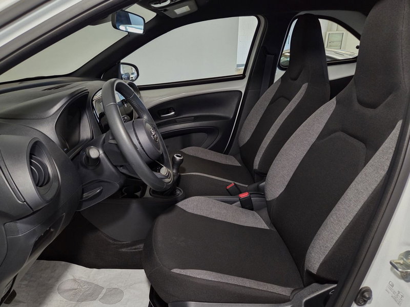 Toyota Aygo X usata a Pavia (5)
