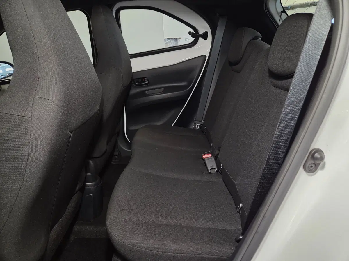 Toyota Aygo X usata a Pavia (6)