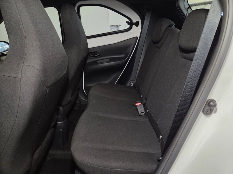 Toyota Aygo X usata a Pavia (6)