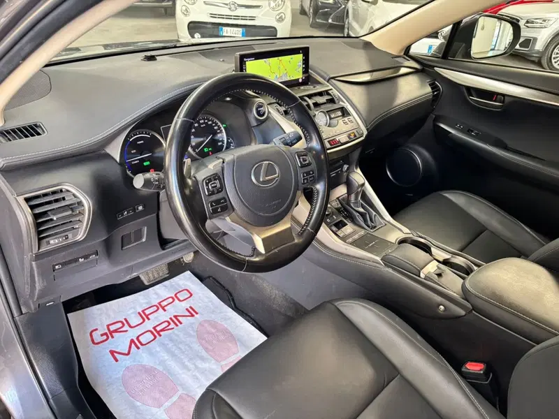 Lexus NX usata a Modena (11)