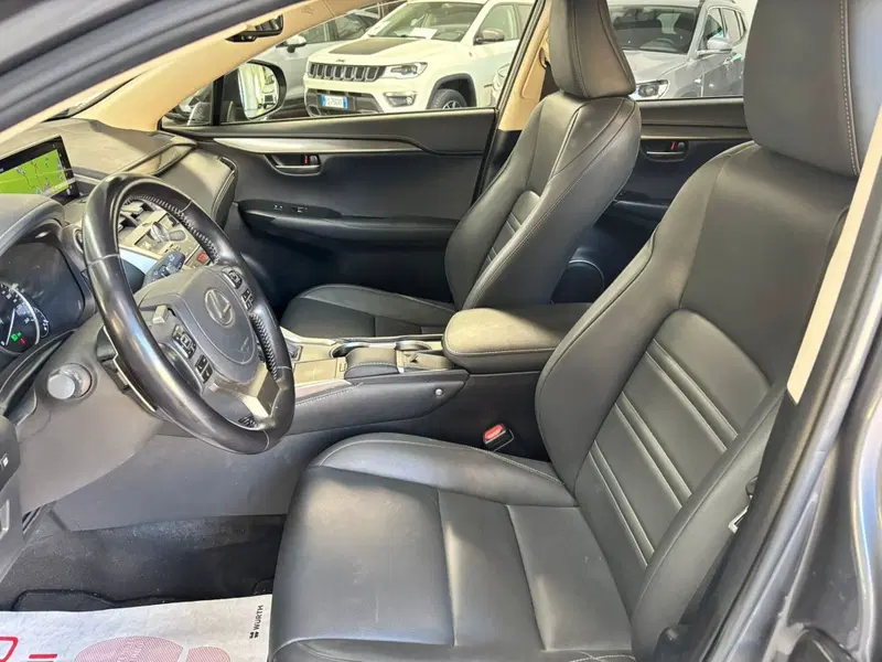 Lexus NX usata a Modena (13)