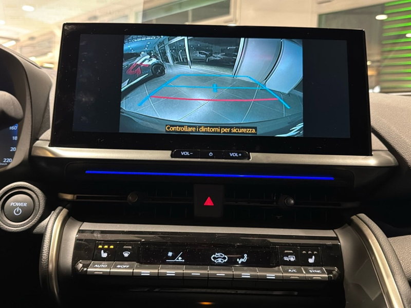 Toyota Toyota C-HR nuova a Bologna (14)