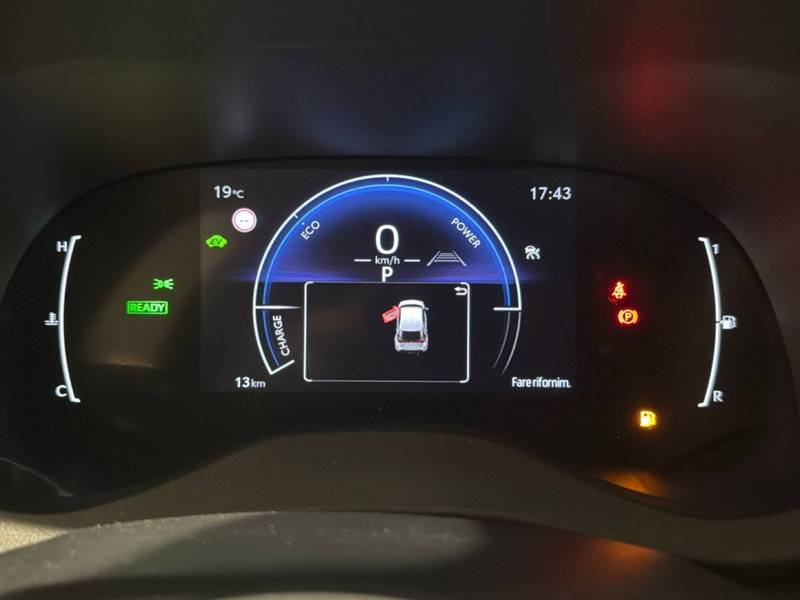 Toyota Yaris Cross nuova a Bologna (12)