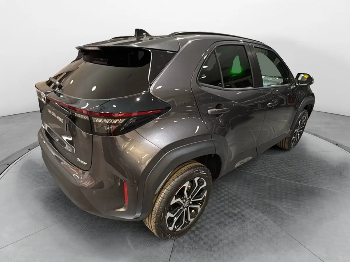 Toyota Yaris Cross nuova a Bologna (4)