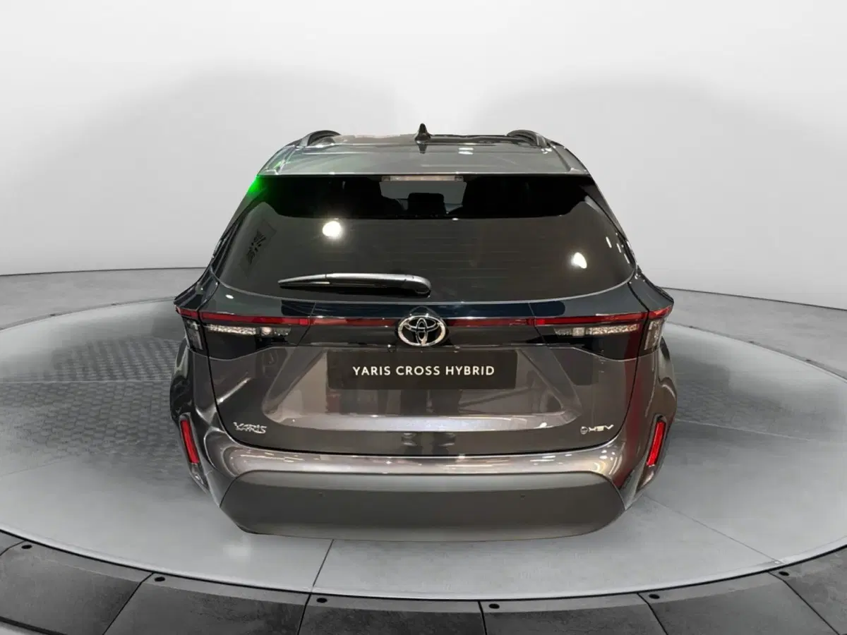 Toyota Yaris Cross nuova a Bologna (5)