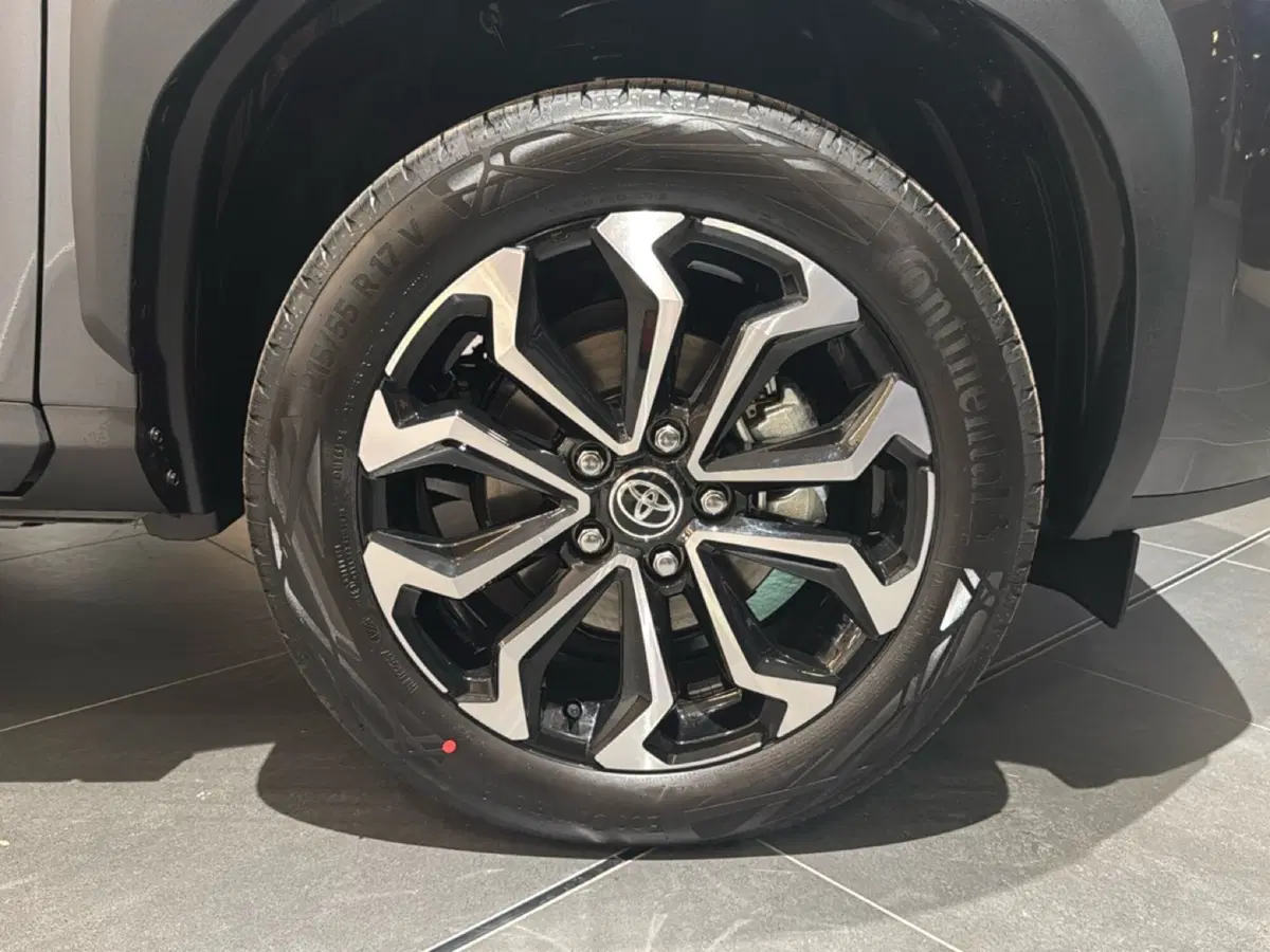 Toyota Yaris Cross nuova a Bologna (7)