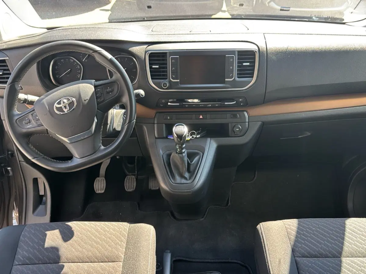 Toyota Proace Verso usata a Bologna (11)