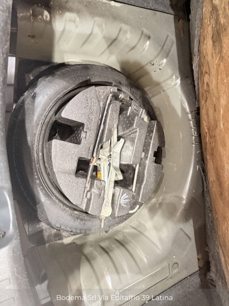 Nissan Micra usata a Latina (16)