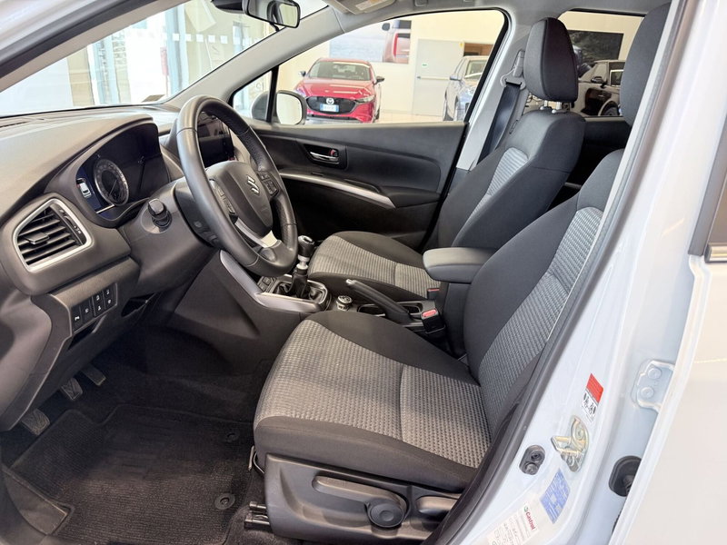 Suzuki S-Cross usata a Latina (8)