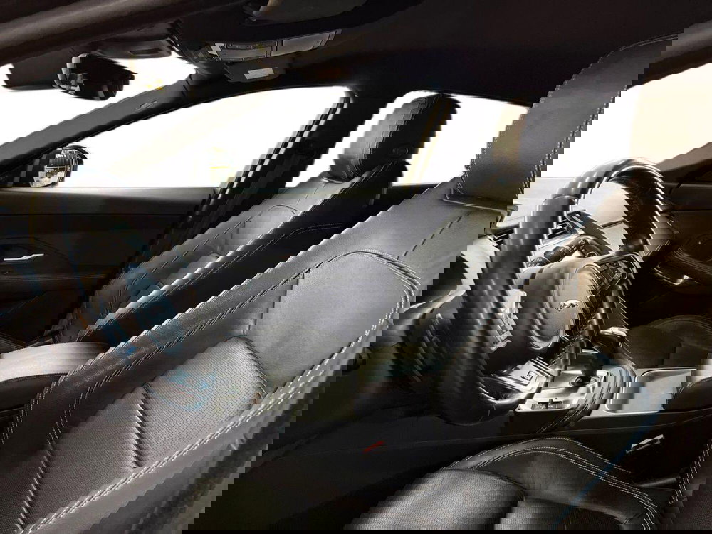 Jaguar E-Pace usata a Bari (7)