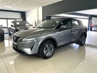 Nissan Qashqai 1.3 mhev Business 2wd 140cv del 2022 usata a Ferrara