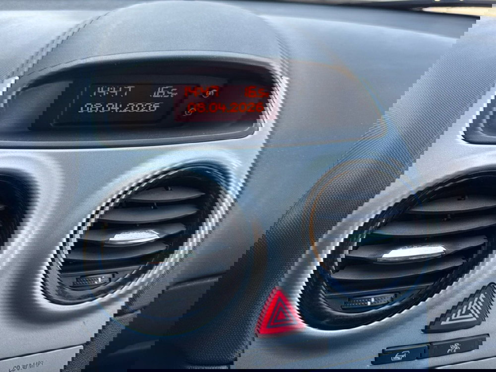 Opel Corsa Coupé usata a Ferrara (12)