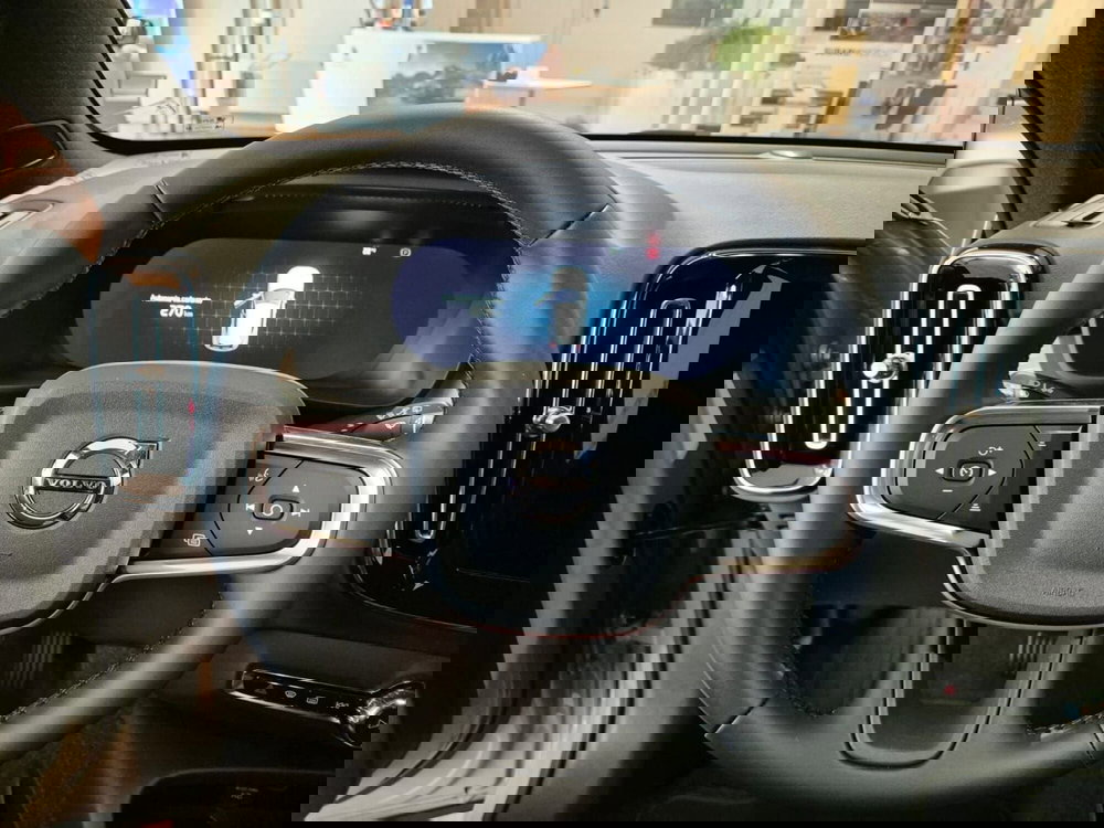 Volvo XC40 usata a Como (8)