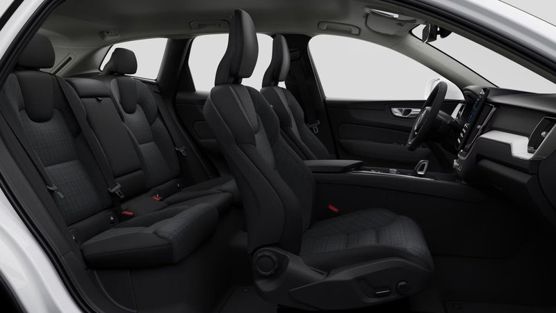 Volvo XC60 nuova a Como (8)
