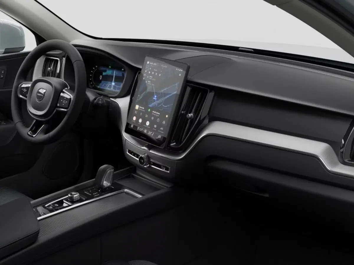 Volvo XC60 nuova a Como (7)