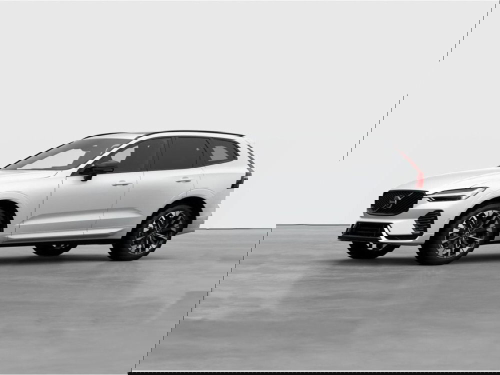 Volvo XC60 nuova a Como