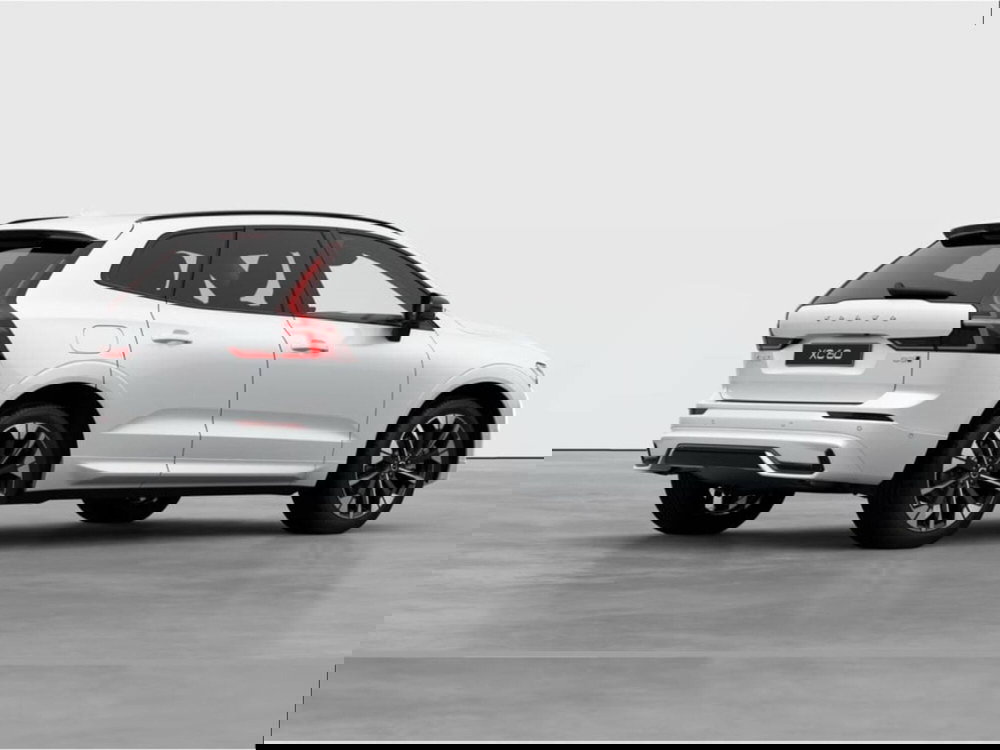 Volvo XC60 nuova a Como (5)