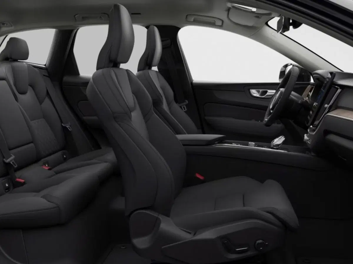 Volvo XC60 nuova a Como (7)