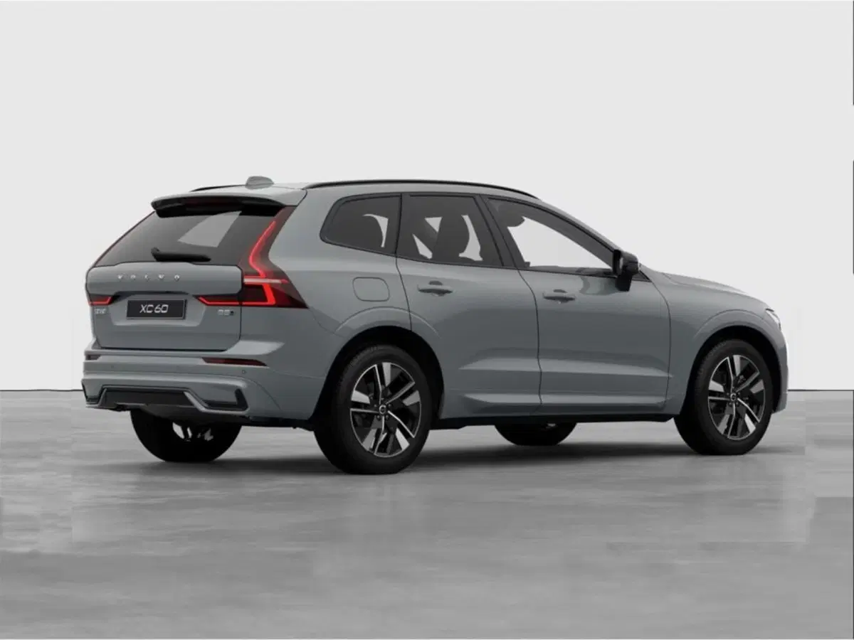 Volvo XC60 nuova a Como (5)