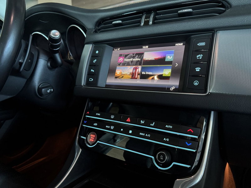 Jaguar XF usata a Messina (12)