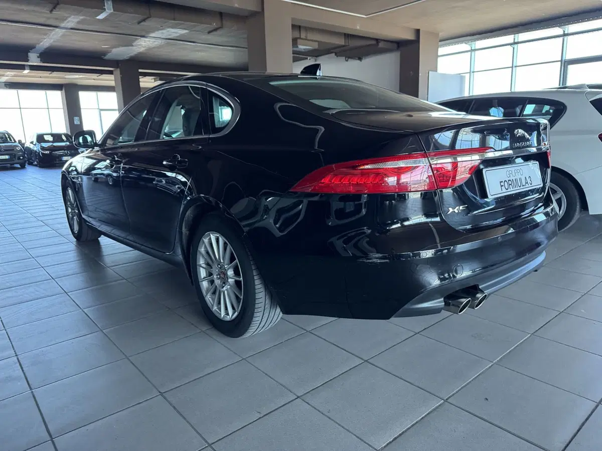 Jaguar XF usata a Messina (4)