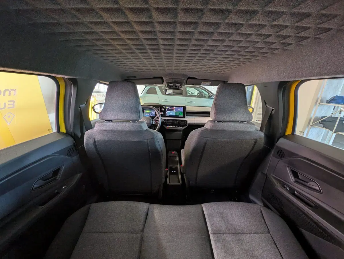 Renault Renault 5 nuova a Pavia (12)