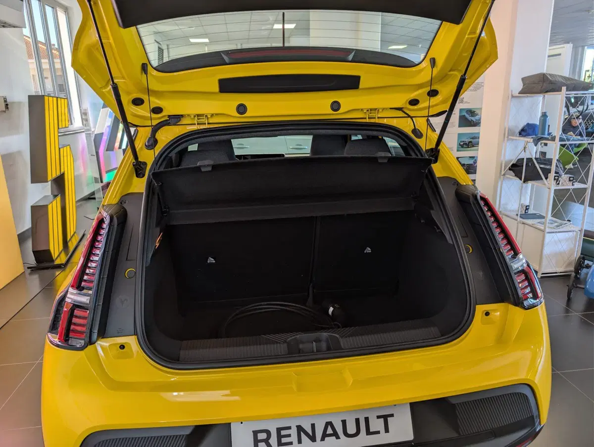 Renault Renault 5 nuova a Pavia (14)
