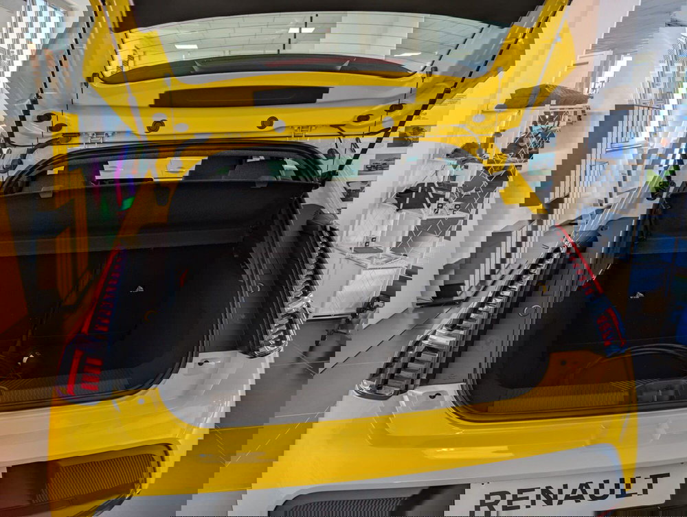 Renault Renault 5 nuova a Pavia (14)