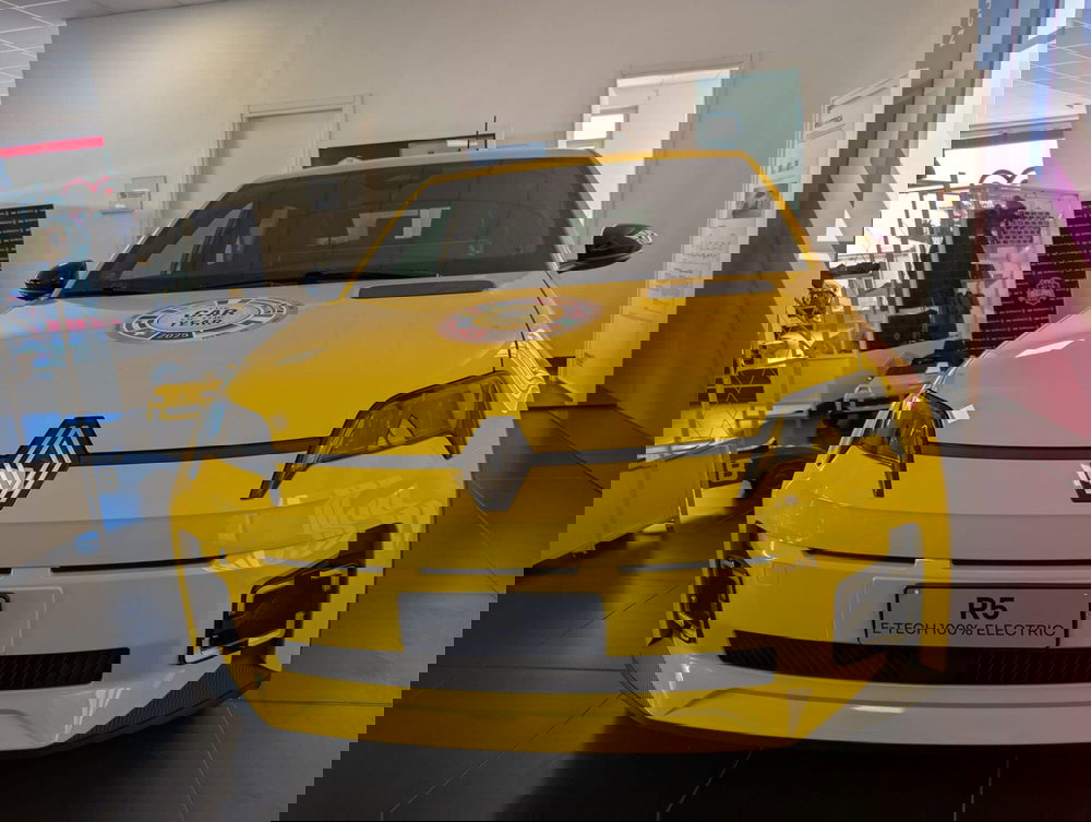 Renault Renault 5 nuova a Pavia (19)