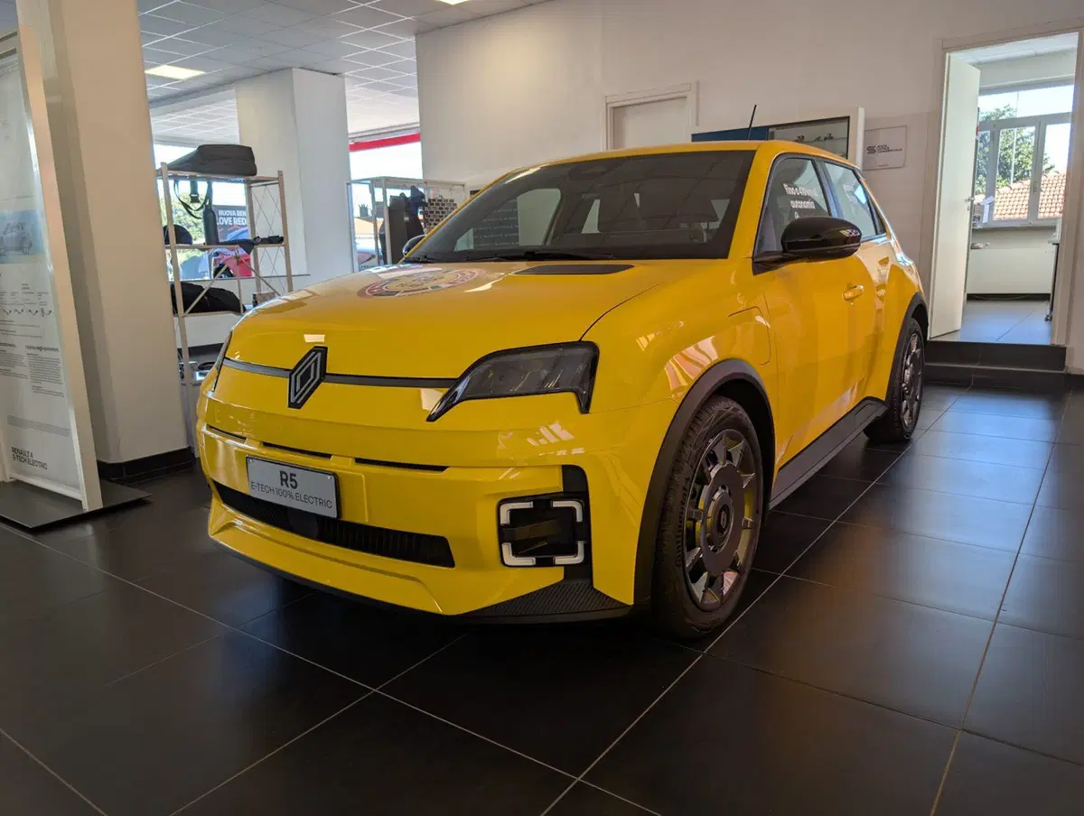 Renault Renault 5 nuova a Pavia (20)