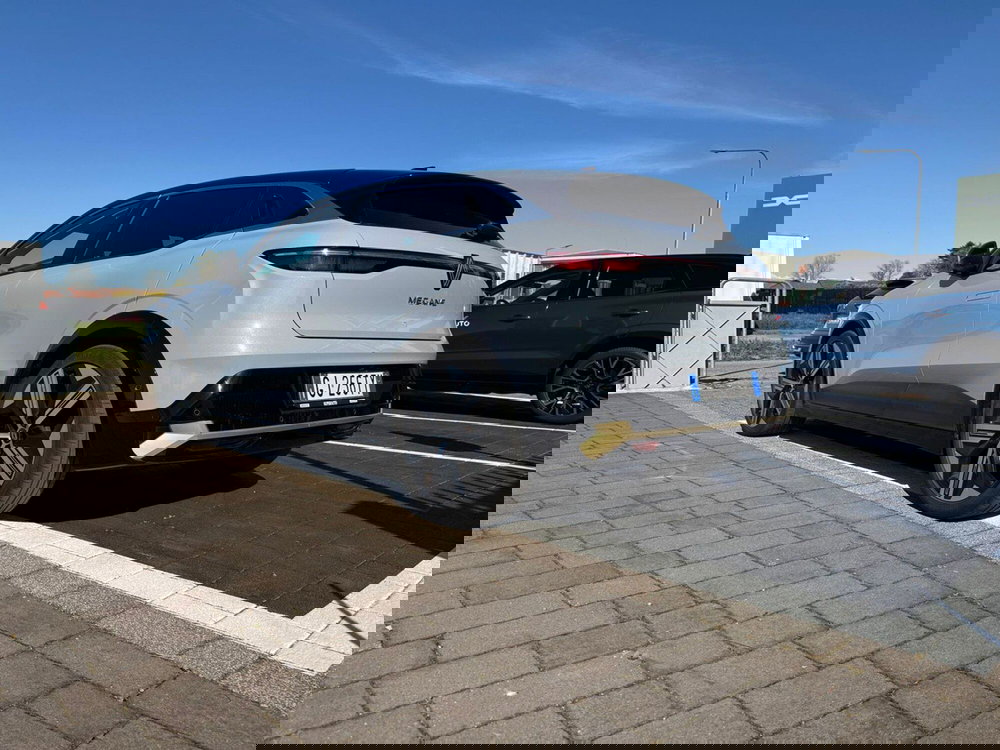 Renault Megane E-Tech Electric usata a Novara (10)