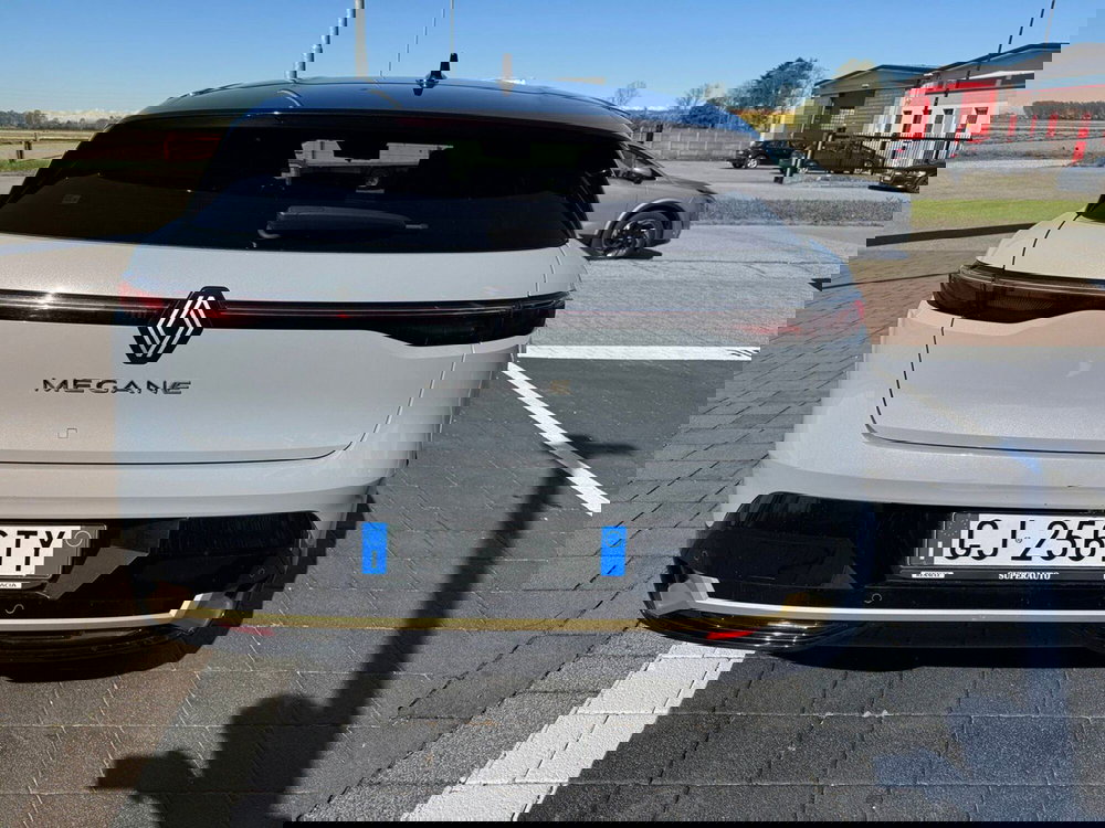 Renault Megane E-Tech Electric usata a Novara (14)