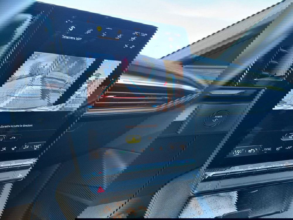 Renault Megane E-Tech Electric usata a Novara (4)