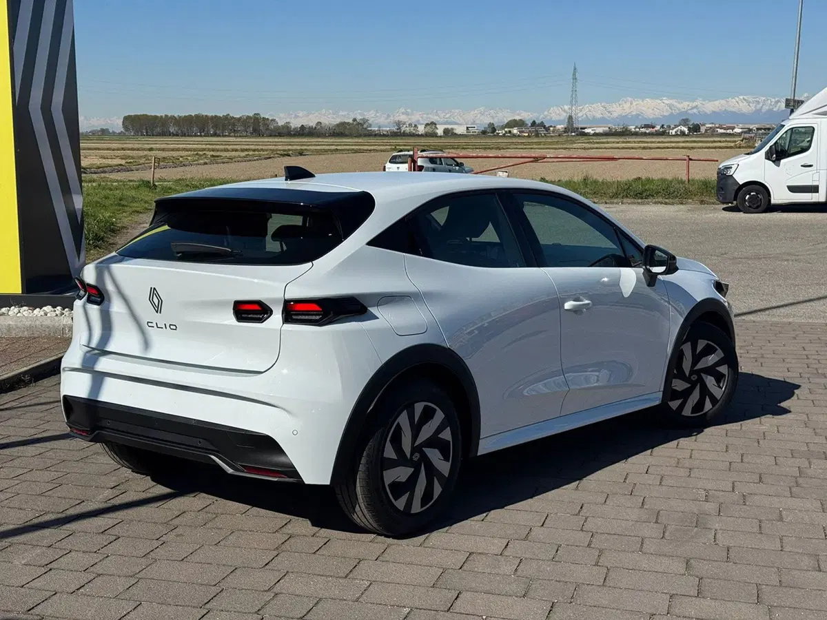Renault Clio nuova a Novara (14)